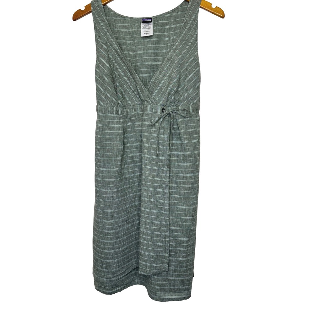Patagonia W's Island Hemp Crossover Dress 4 Chambray Stripe Basin Green